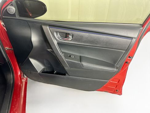 Used 2018 Toyota Corolla SE image 28