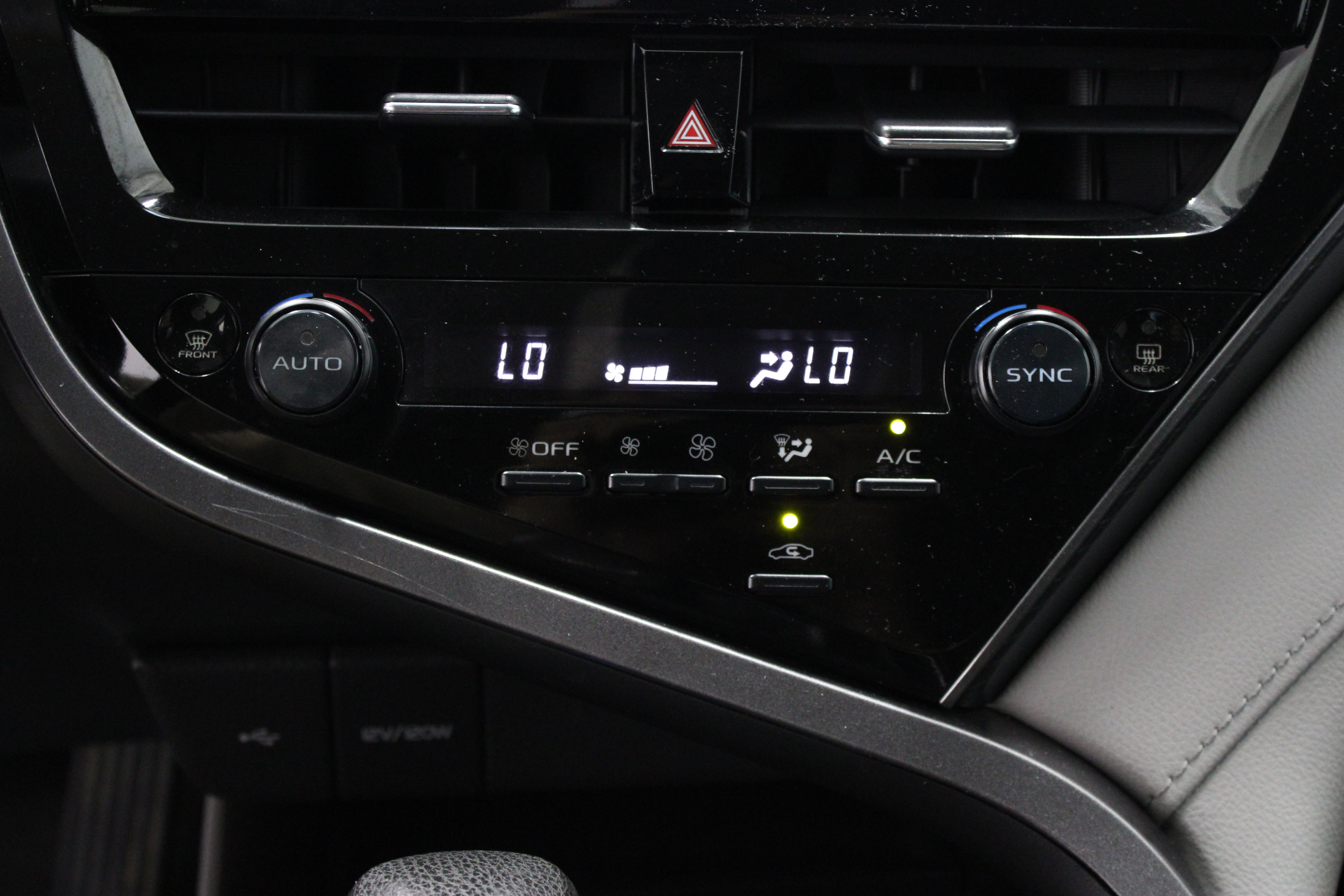 Used 2022 Toyota Camry LE FWD image 19