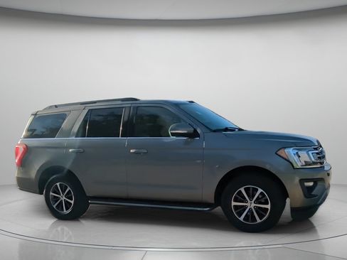 Certified 2019 Ford Expedition XLT w/ Equipment Group 202A RWD image 34