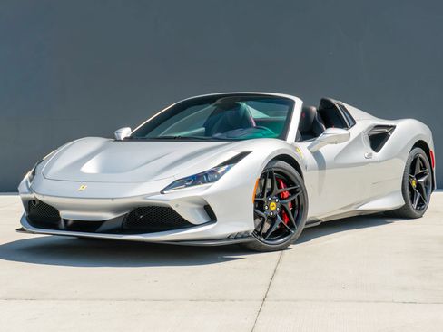 Used 2022 Ferrari F8 Tributo RWD image 4