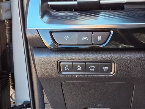 Used 2022 Kia Carnival SX Prestige image 24