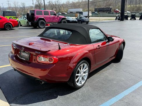 Used 2009 MAZDA MX-5 Miata Grand Touring w/ Premium Pkg image 3