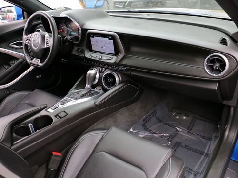 Used 2017 Chevrolet Camaro SS image 31