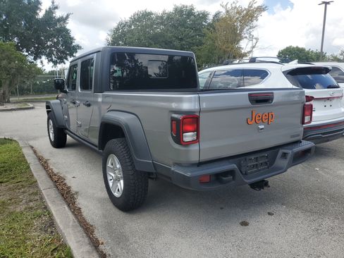 Used 2020 Jeep Gladiator Sport w/ Quick Order Package 24S AWD/4WD image 4