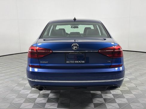 Used 2017 Volkswagen Passat 1.8T R-Line FWD image 6