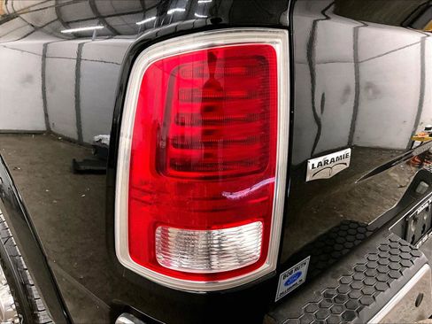 Used 2015 RAM 2500 Laramie w/ Convenience Group AWD/4WD image 29