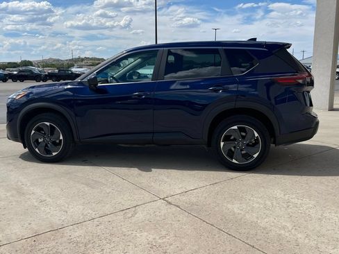 Used 2025 Nissan Rogue SV AWD/4WD image 8