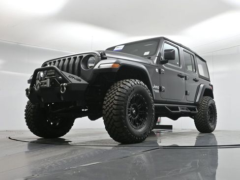 Used 2018 Jeep Wrangler Unlimited Sport image 41