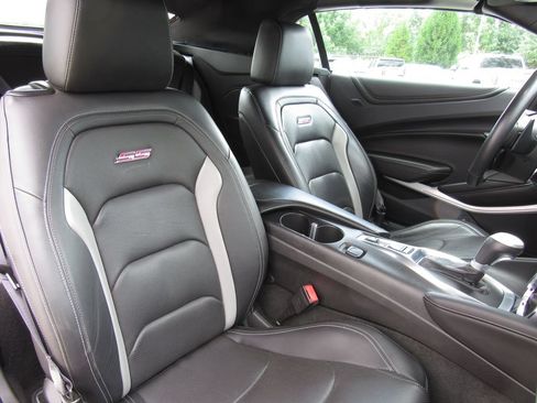 Used 2016 Chevrolet Camaro SS RWD image 16
