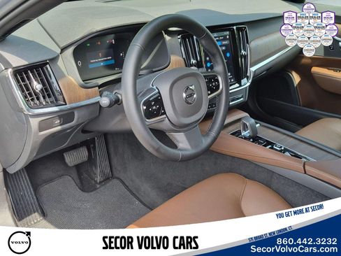 Used 2025 Volvo V90 B6 Cross Country Plus AWD/4WD image 13