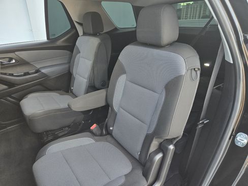 Used 2020 Chevrolet Traverse LT FWD image 23