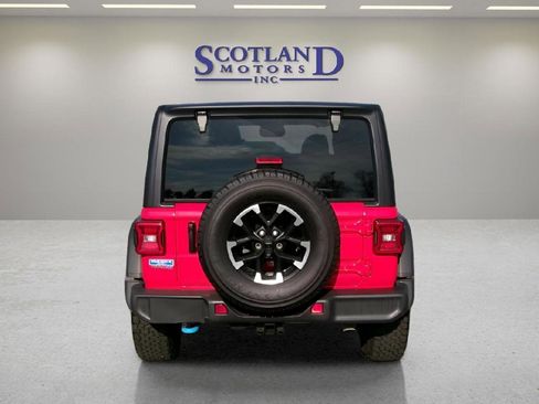 Used 2025 Jeep Wrangler Unlimited Rubicon 4xe w/ Convenience Group AWD/4WD image 8