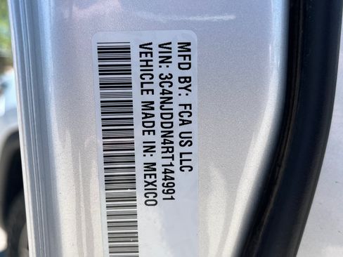 Certified 2024 Jeep Compass Trailhawk AWD/4WD image 12