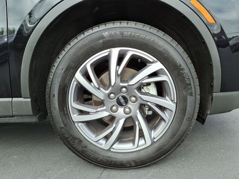 Used 2023 Lincoln Corsair AWD w/ Rear Removable Package Tray image 9