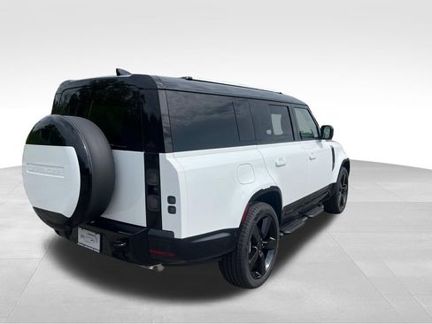 New 2026 Land Rover Defender 130 X-Dynamic SE AWD/4WD image 5