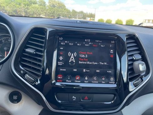 Used 2020 Jeep Cherokee Limited AWD/4WD image 22