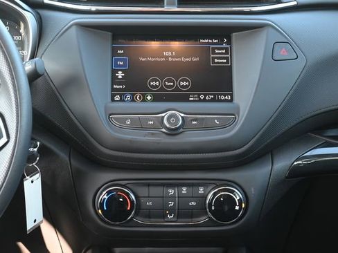 Used 2023 Chevrolet TrailBlazer LS image 17