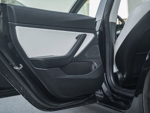 Used 2019 Tesla Model 3 Long Range image 31