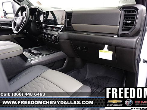 Used 2026 Chevrolet Silverado 2500 ZR2 w/ LPO, Dark Essentials Package image 8