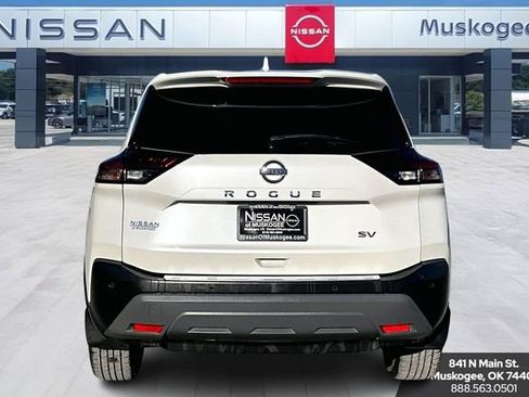 Used 2021 Nissan Rogue SV image 6