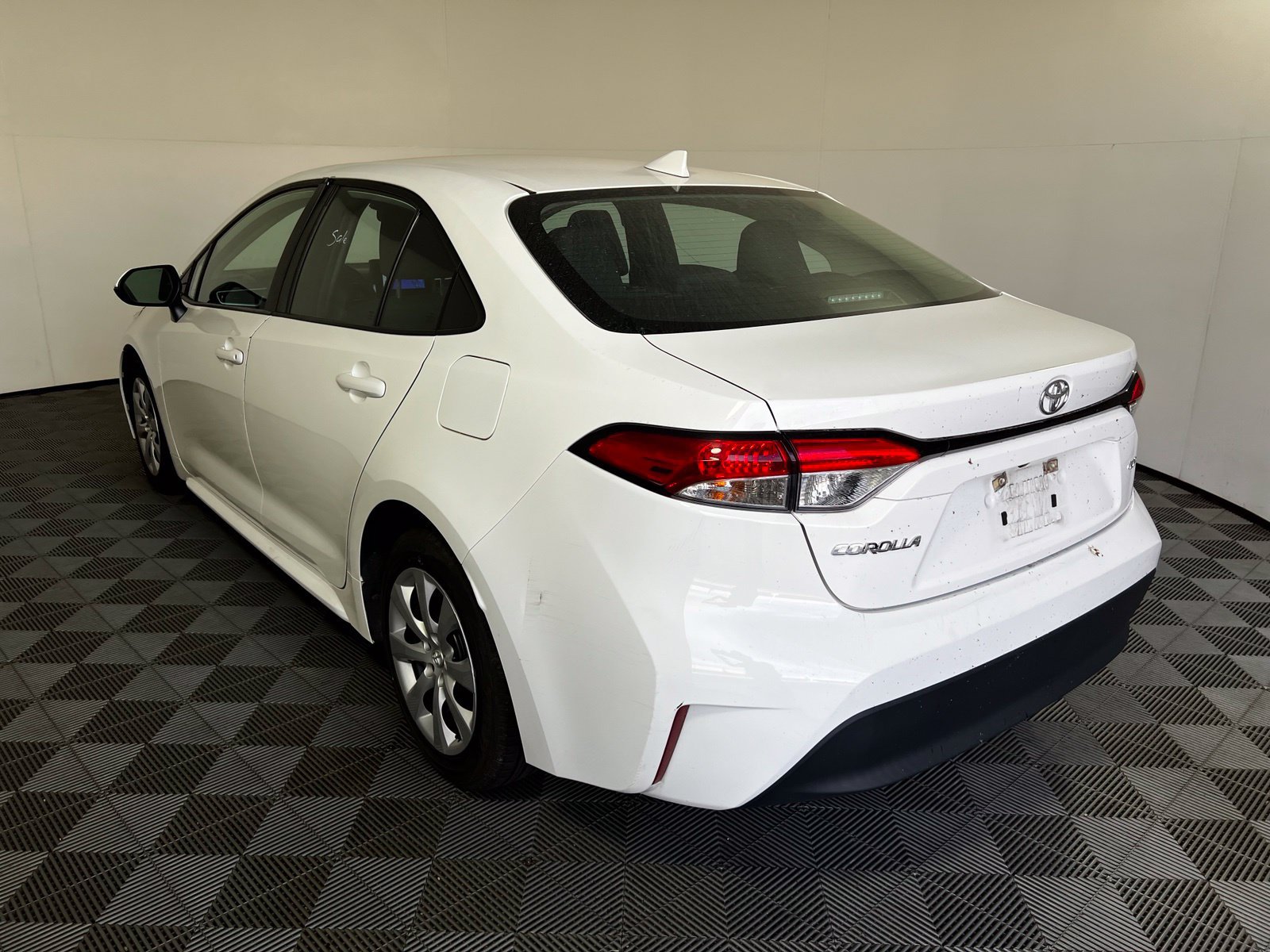 Used 2024 Toyota Corolla LE FWD image 7