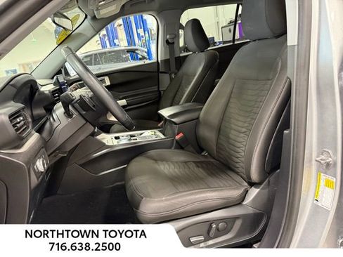 Used 2020 Ford Explorer XLT w/ Comfort Package image 21