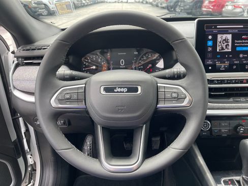 Used 2024 Jeep Compass Latitude AWD/4WD image 25