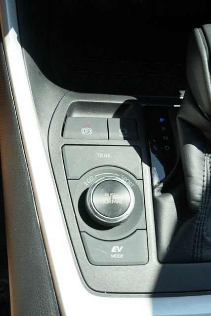 Used 2024 Toyota RAV4 XLE w/ Convenience Package AWD/4WD image 40
