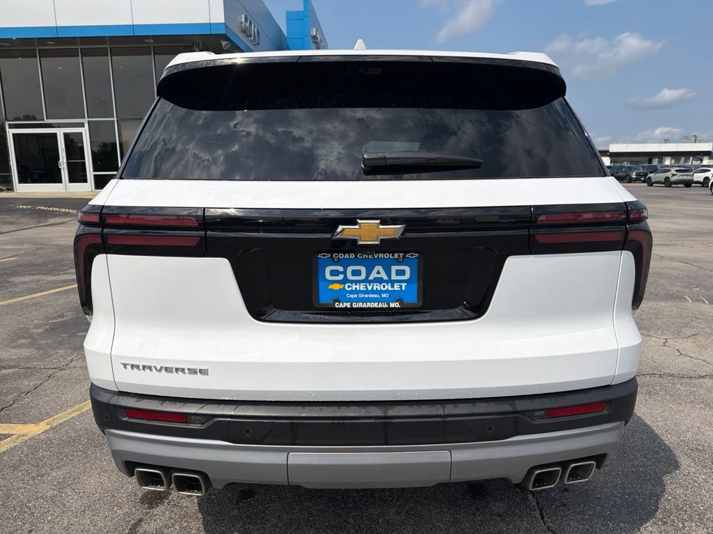 Used 2026 Chevrolet Traverse LT w/ Driver Confidence Package FWD image 4