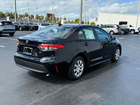Used 2026 Toyota Corolla LE image 9