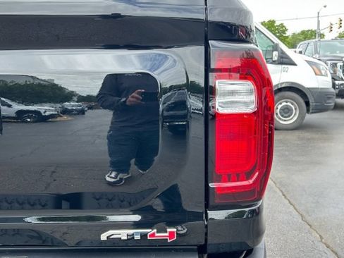 New 2026 GMC Canyon AT4 w/ AT4 Premium Package AWD/4WD image 9