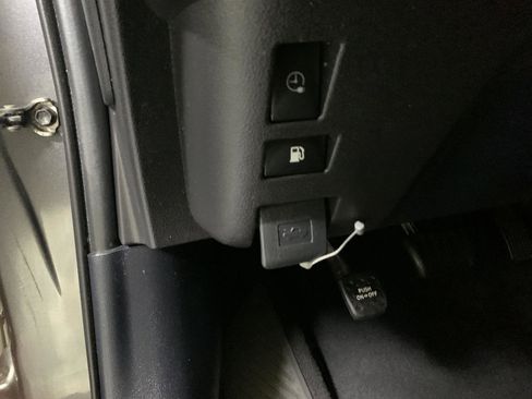 Used 2020 Toyota Prius Prime LE image 13