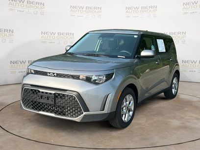 Used 2025 Kia Soul LX w/ LX Technology Package