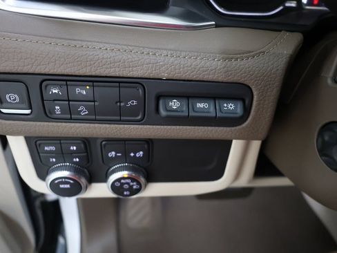 Used 2021 GMC Yukon Denali w/ LPO, Illumination Package AWD/4WD image 71