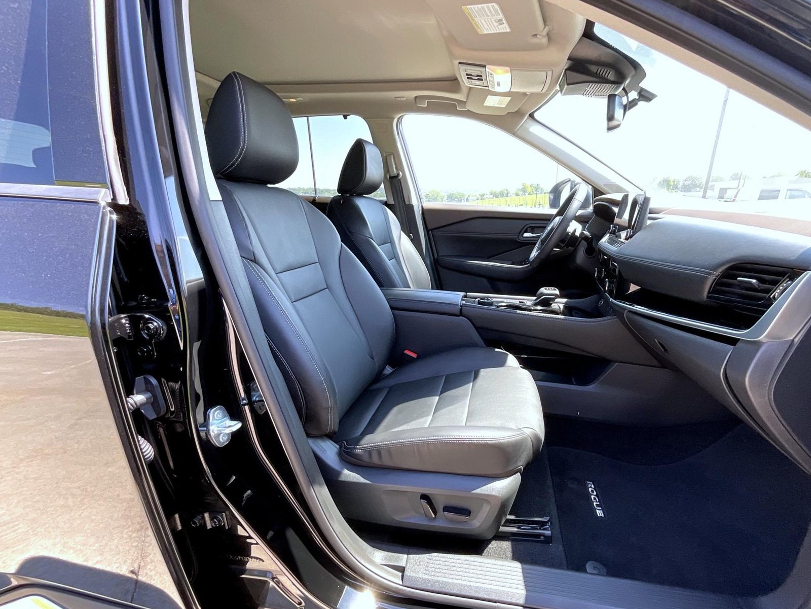Certified 2023 Nissan Rogue SL w/ SL Premium Package AWD/4WD image 17