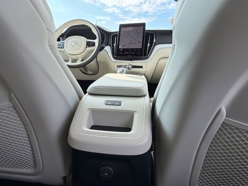 New 2026 Volvo XC60 T8 Ultra w/ Protection Package Premier image 11
