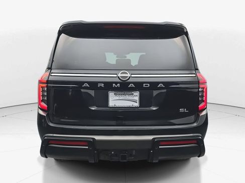 Used 2025 Nissan Armada SL image 8