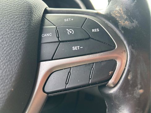 Used 2020 Jeep Grand Cherokee Altitude AWD/4WD image 14