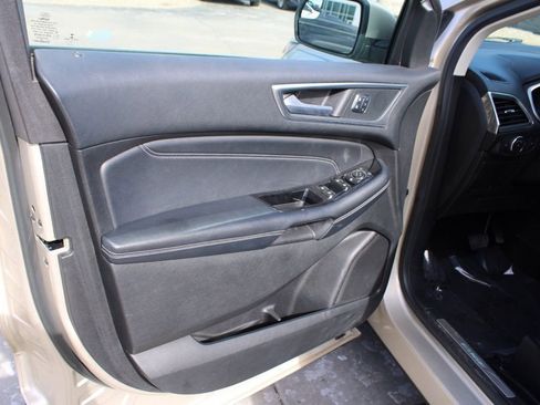 Used 2018 Ford Edge Titanium image 20