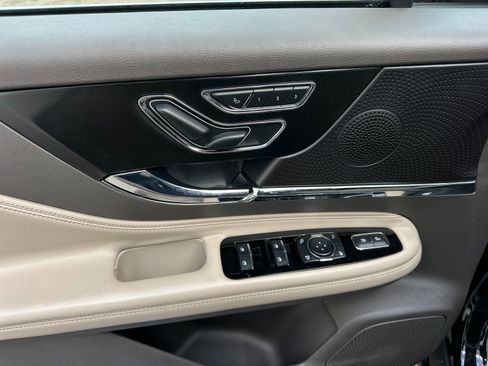 Used 2023 Lincoln Corsair Reserve w/ Equipment Group 201A image 11