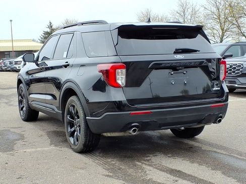 Certified 2023 Ford Explorer ST-Line image 3