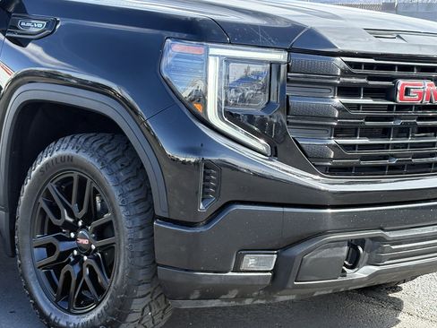 Used 2022 GMC Sierra 1500 Elevation AWD/4WD image 2