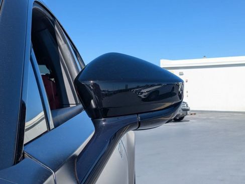 Used 2022 Aston Martin DBX image 7