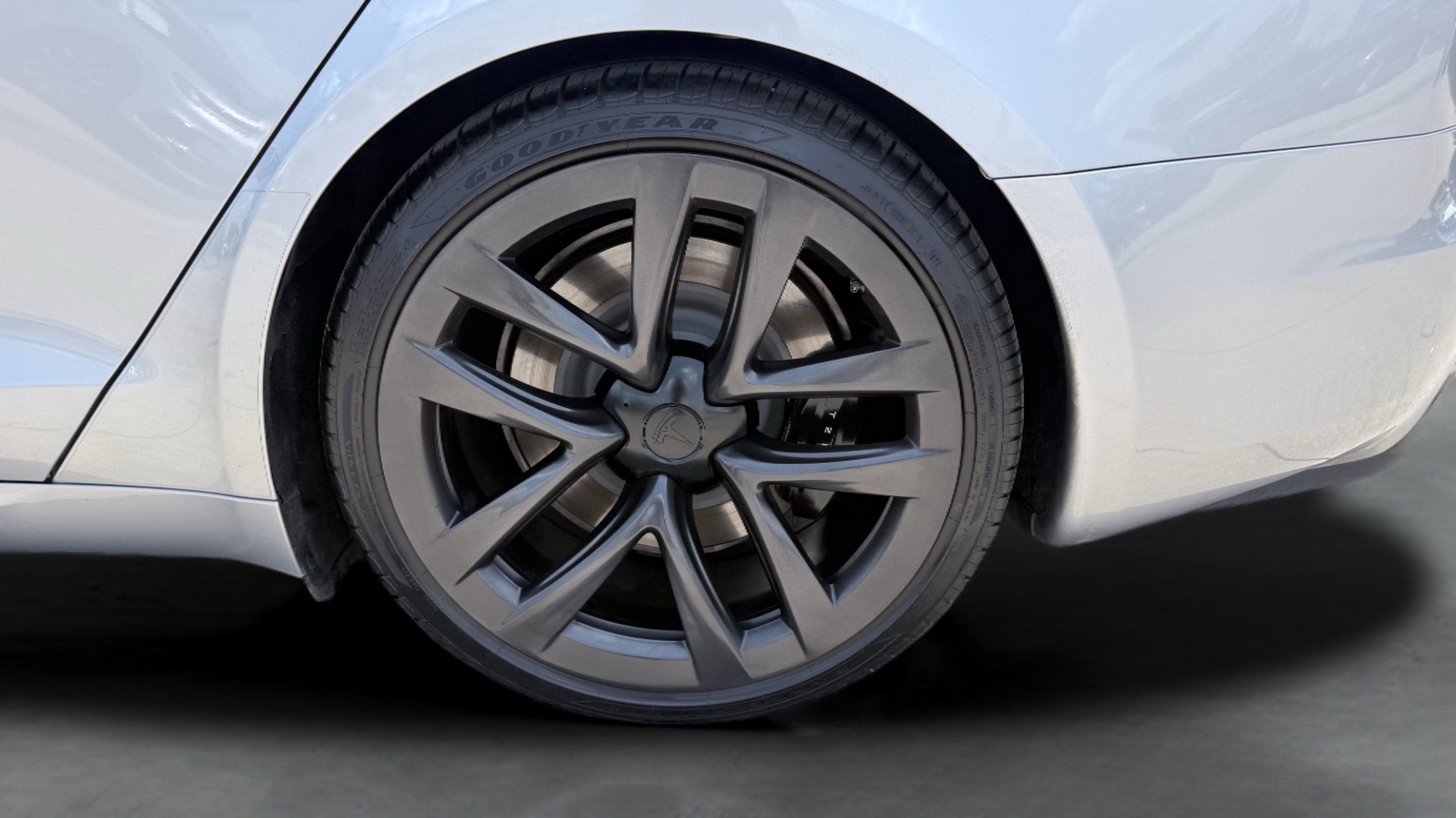 Used 2025 Tesla Model S AWD/4WD image 16