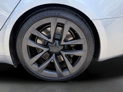 Used 2025 Tesla Model S AWD/4WD image 16