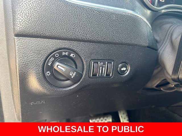 Used 2015 Dodge Charger SXT w/ AWD Plus Group image 24