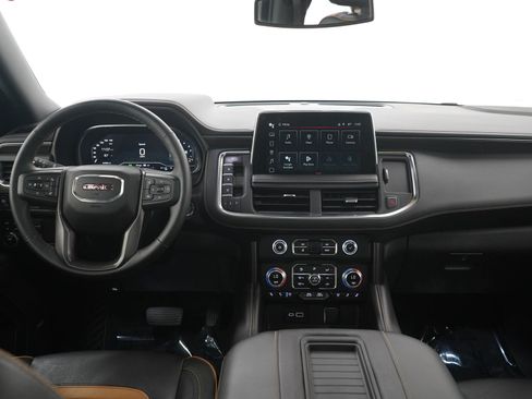 Used 2023 GMC Yukon XL AT4 w/ AT4 Premium Package AWD/4WD image 19
