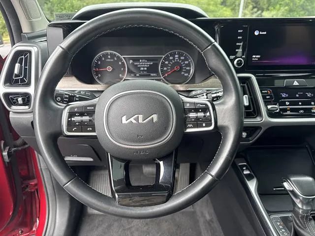 Certified 2022 Kia Sorento X-Line EX AWD/4WD image 9