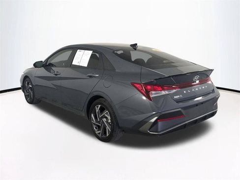Used 2025 Hyundai Elantra Sport FWD image 7