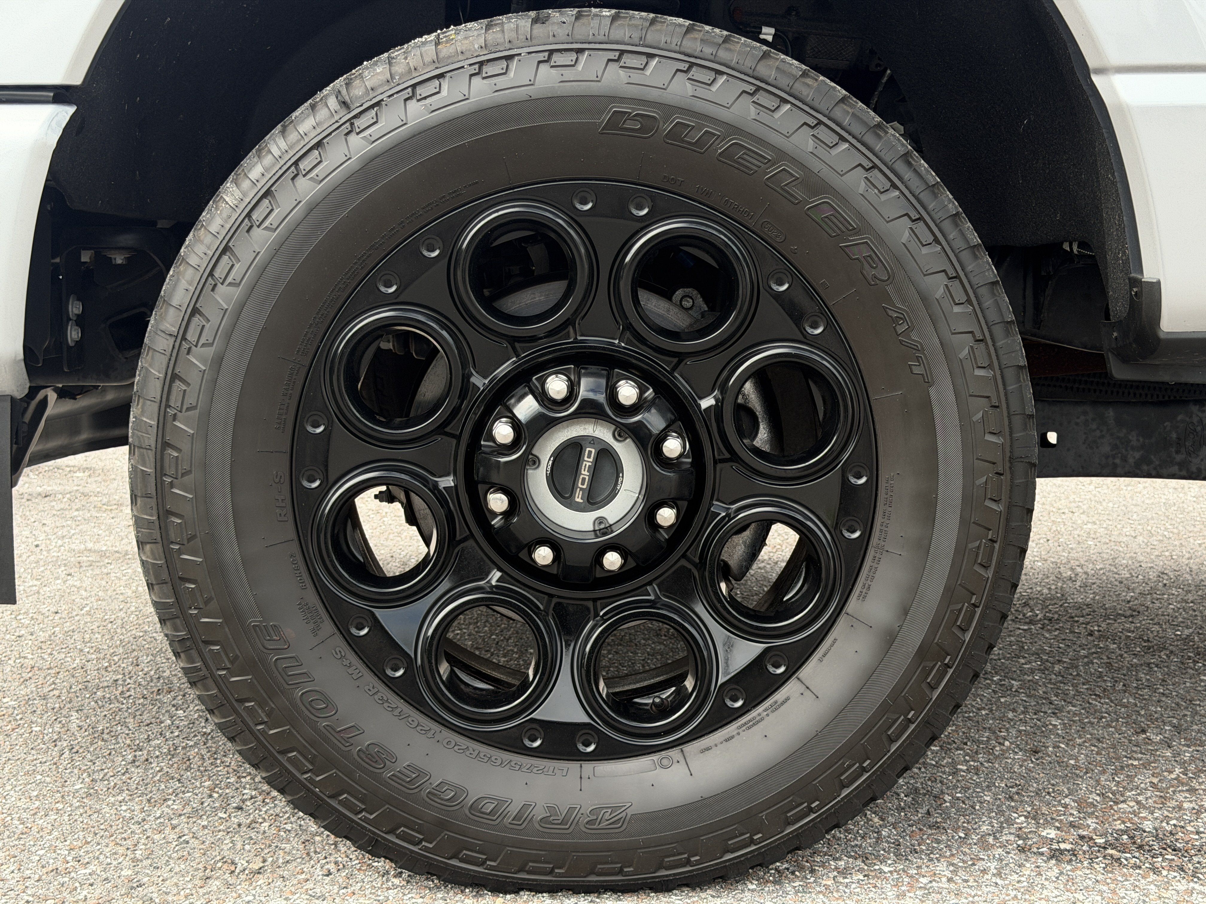 Used 2024 Ford F350 Lariat w/ Black Appearance Package AWD/4WD image 36